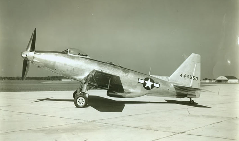 Illustration for article titled Body by Fisher: The XP-75 EagleÂ